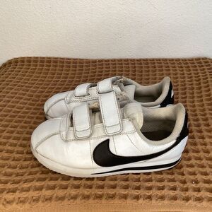 Nike Shoes Youth 12 Boys Cortez Basic Athletic Sneakers 904767-102 White Leather